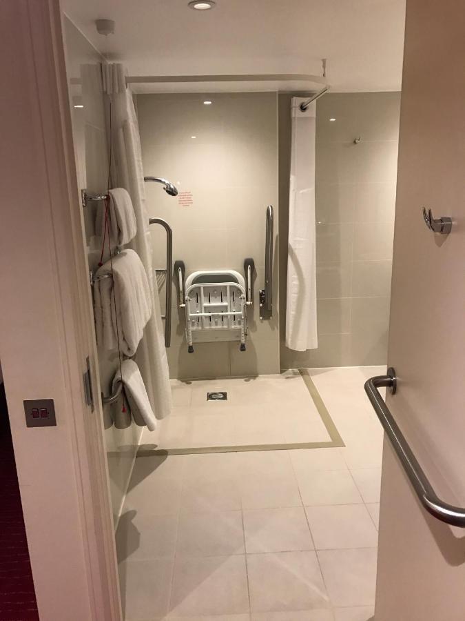 Chambre Lit King-Size Standard - Accessible aux Personnes à Mobilité Réduite