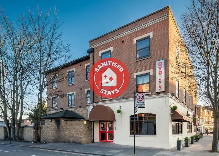 Hotel all'aeroporto: Mehfil Hotel