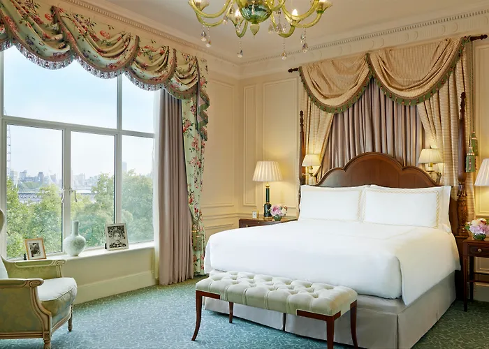 Hotel Jacuzzi: The Savoy