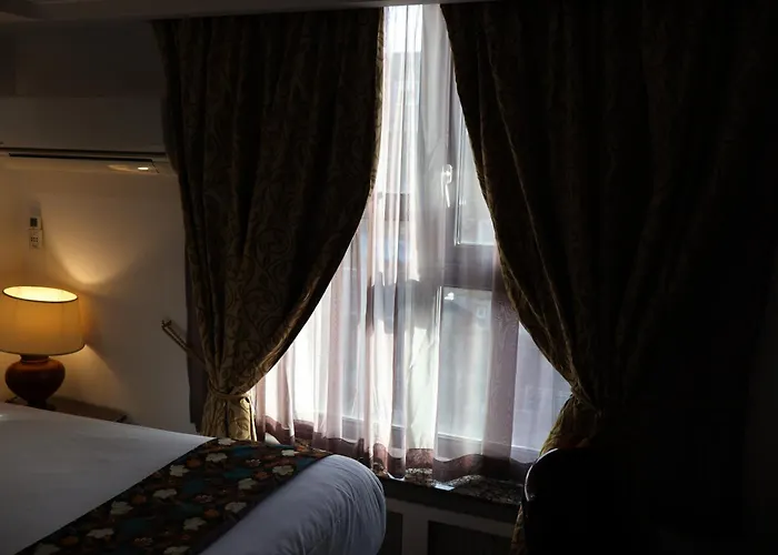  Dreamtel London Kensington