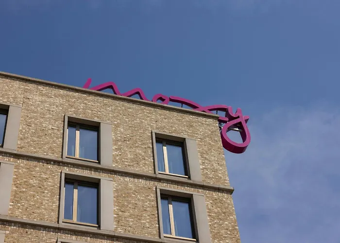 Moxy London Excel